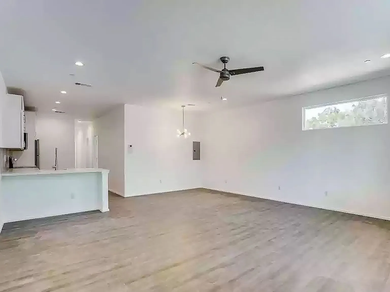 3275 Dallas St — Photo 3