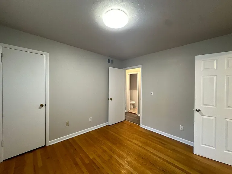 407 W Fairchild Dr — Photo 23