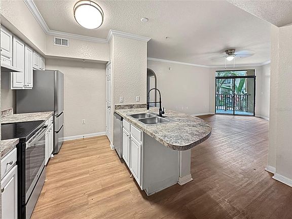 3rd image of 911 N ORANGE AVENUE #232