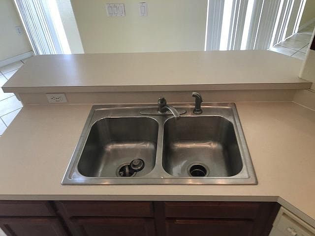 1st image of 847 Cassia Dr