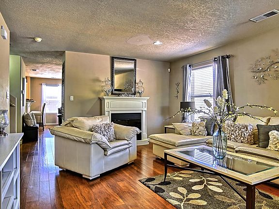 3rd image of 9031 Moonstone Dr NE
