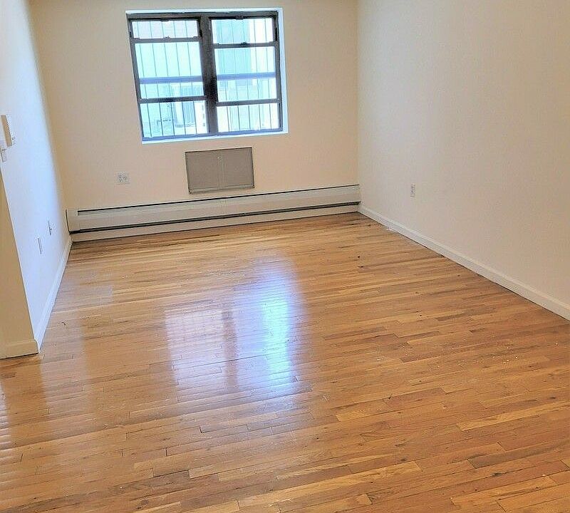 1st image of 28-14 31st St #306