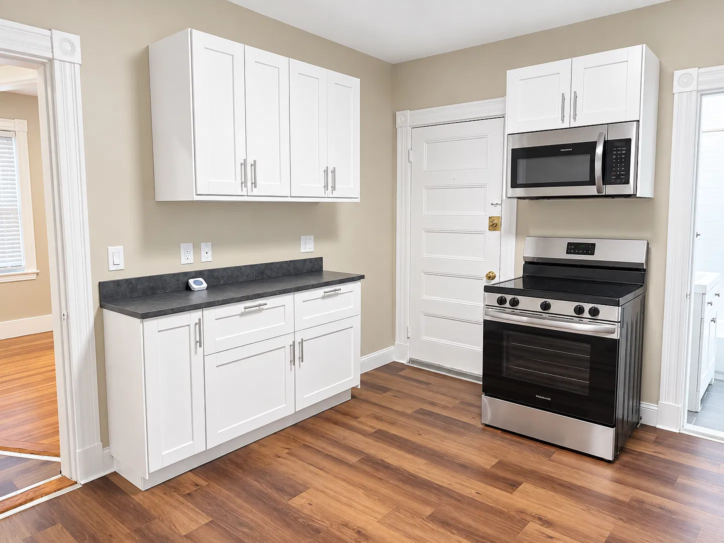 2 bed, 950 sqft, $3,000 — Photo 4