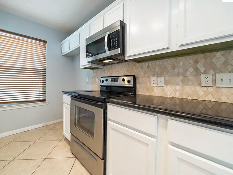 1419 Cleveland St — Photo 6