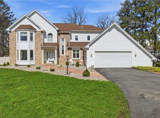 6 Shadow Crk, Penfield, NY 14526