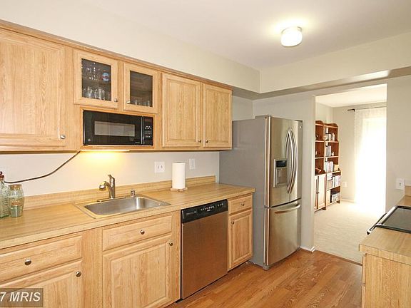 5th image of 10244 Sassafras Woods Ct