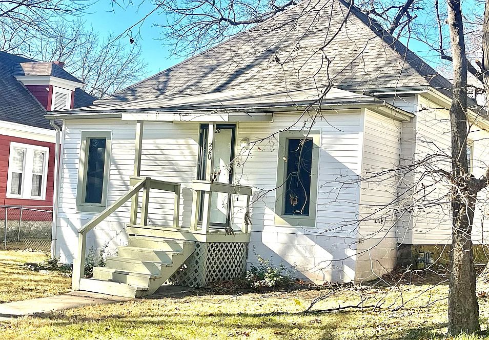 1st image of 220 N Jackson Ave