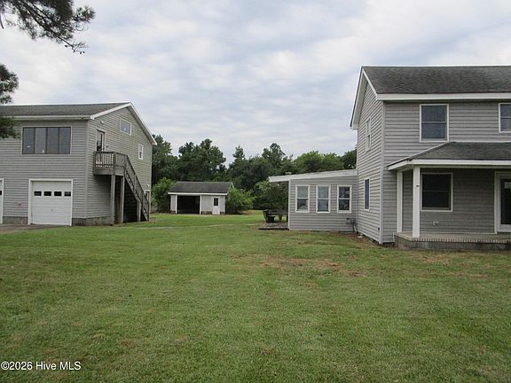 3rd image of 330 Narrow Shore Road