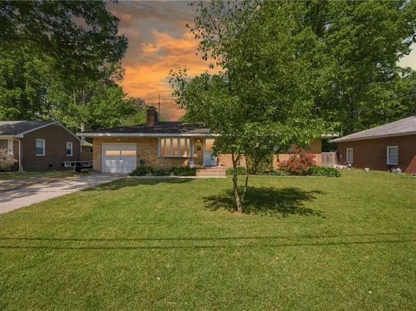 13 Richland Dr, Newport News, VA 23608
