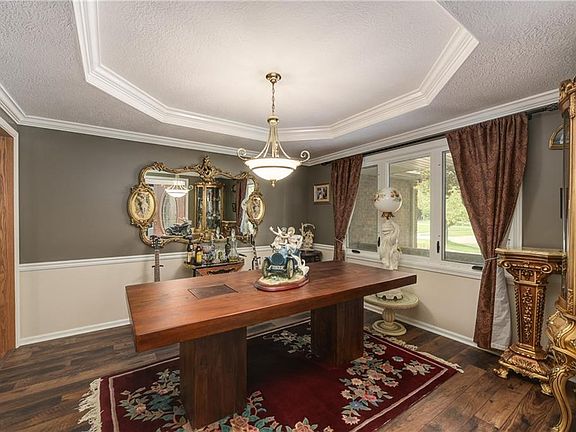 4th image of 1550 Scenic Ln