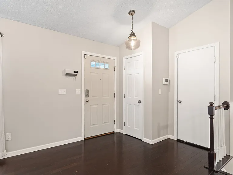 1300 Faunsdale Dr — Photo 4