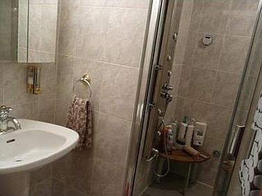Bathroom with Steamroom