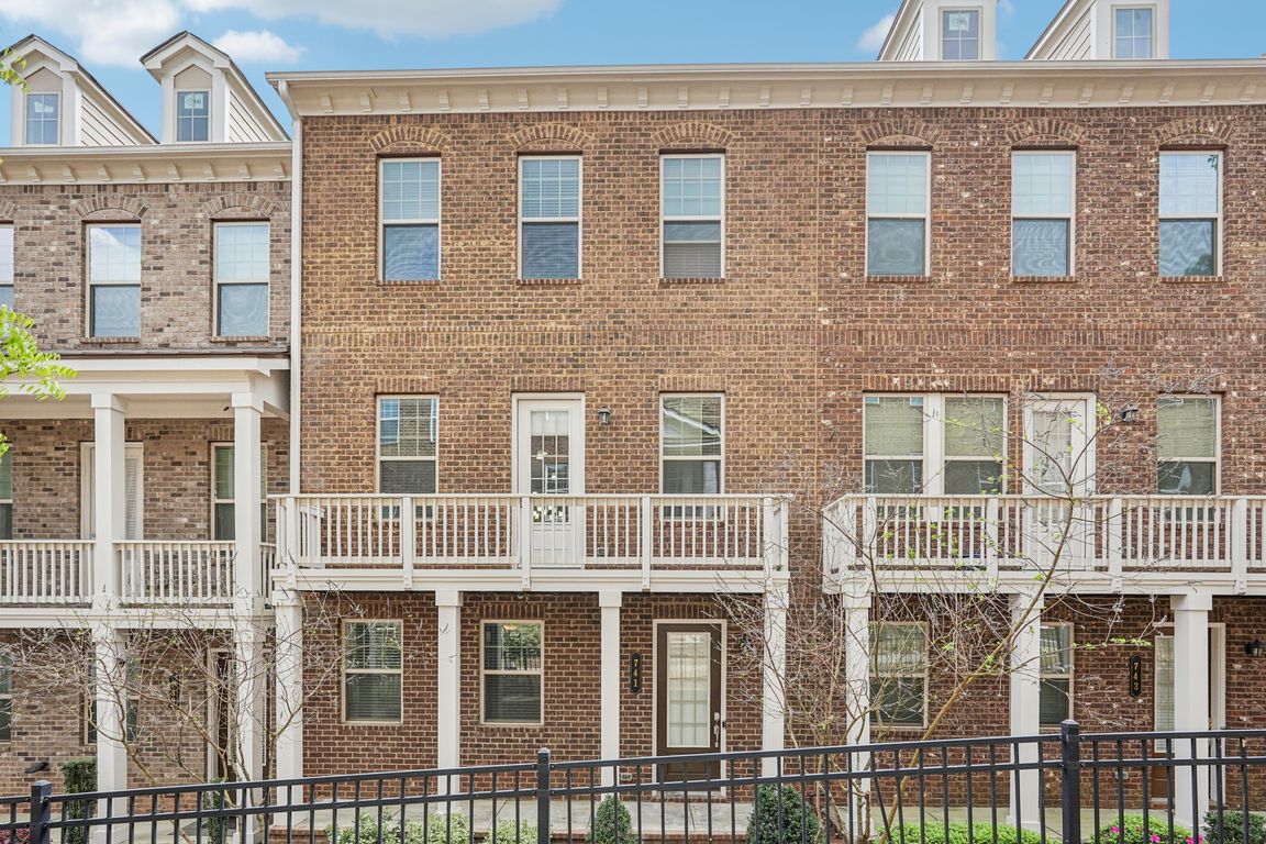 Topsail Ln-S0204-001.jpg