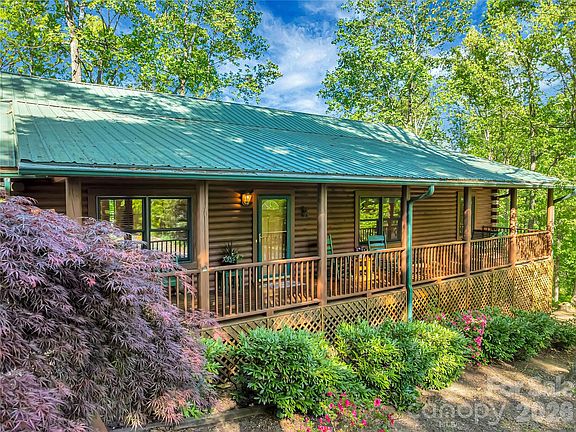 2nd image of 212 Glen Echo Cir
