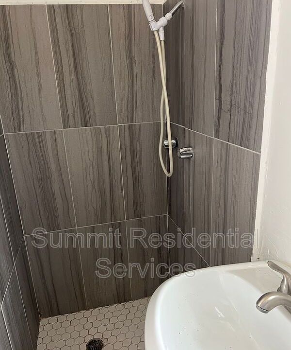 1st image of 2309 S 4th Ave #1