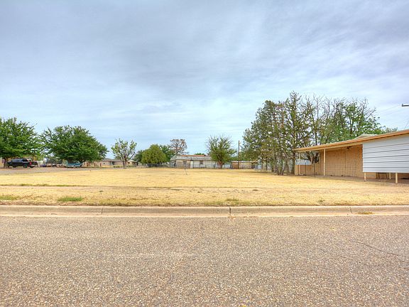 4th image of 905 10th St
