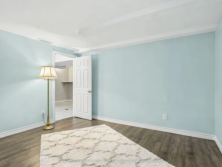 602 Geneva St — Photo 19