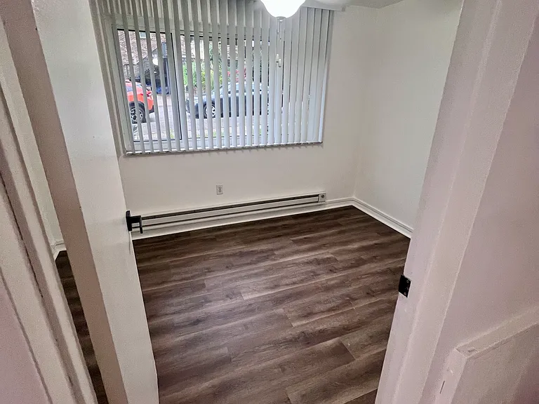 Smaller bedroom/office - 88 sqft