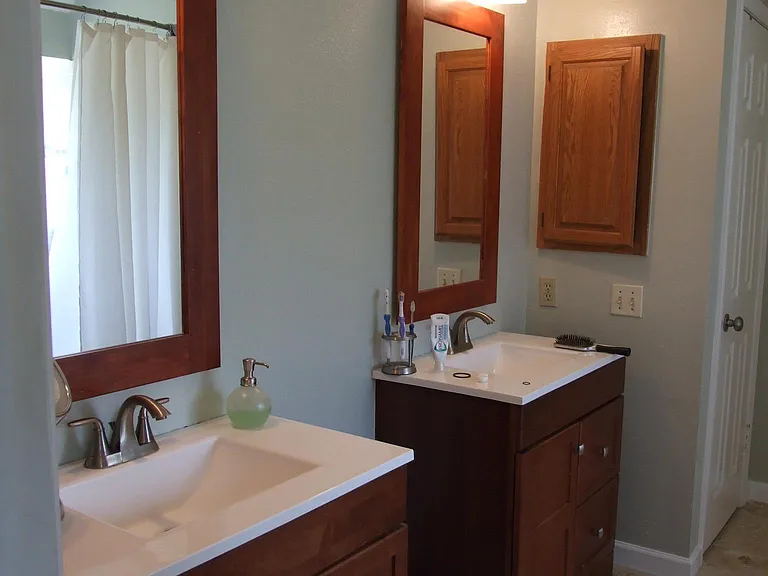 2221 Bershire Dr — Photo 16