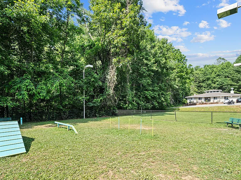 Woods Edge — Photo 16