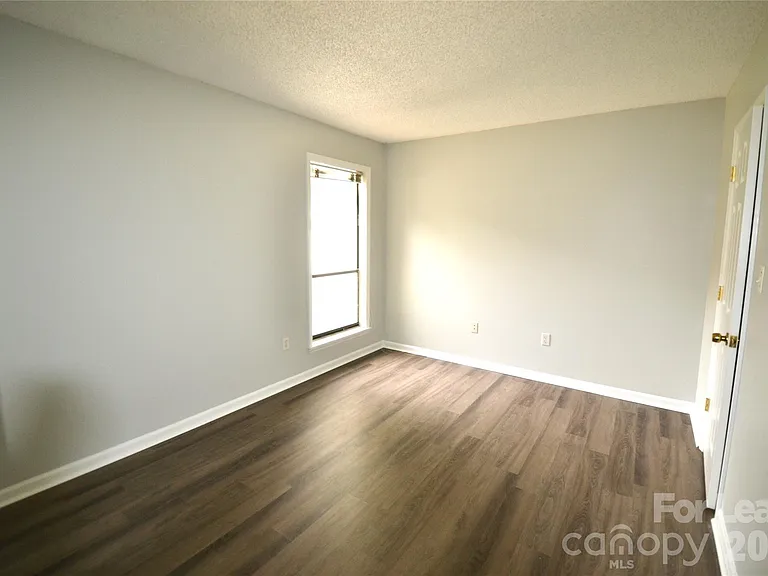 7124 Winery Ln — Photo 13