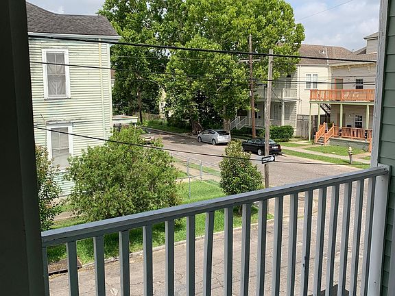 2nd image of 2041 Amelia St