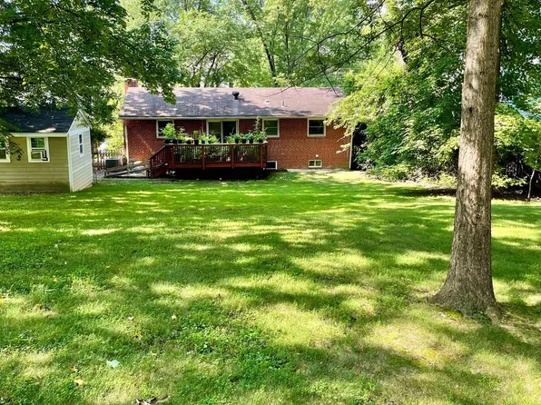 611 Gibson Dr SW, Vienna, VA 22180