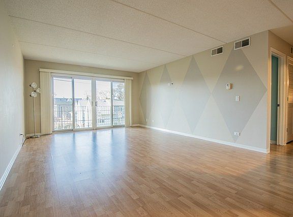 3rd image of 4848 N Central Ave APT 304