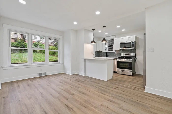 2217 Hawthorne Ave — Photo 21