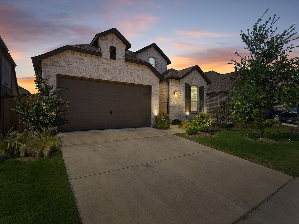 1st image of 1916 Pelham Dr