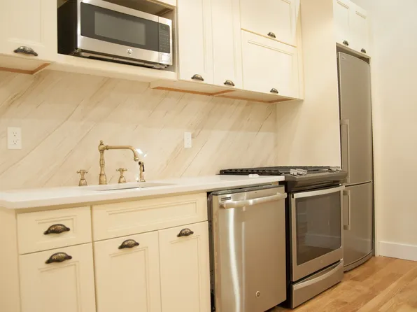 1426 De Kalb Avenue image 40 of 40