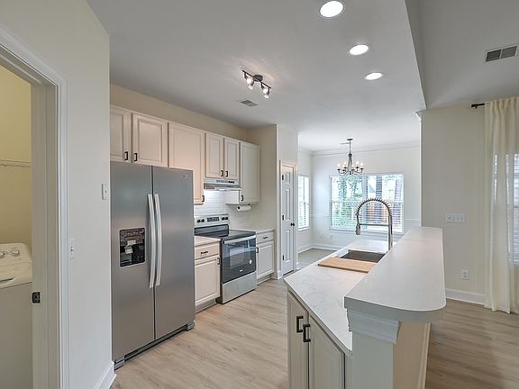 4th image of 4908 Franconia Dr