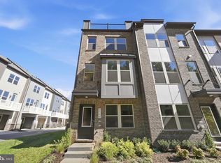3760 District Dr, Woodbridge, VA 22193