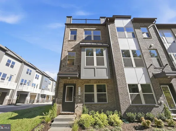 3760 District Dr, Woodbridge, VA 22193