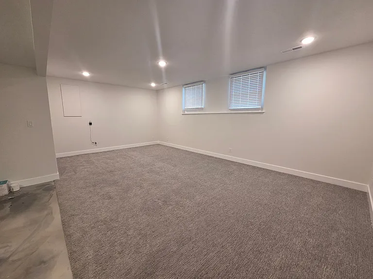 2301 Grant Ln — Photo 39