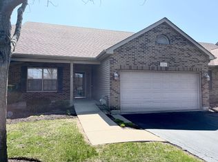 724 Nancy Ct, Sycamore, IL 60178