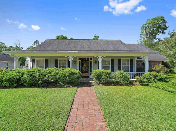6333 Sun Ct, Greenwell Springs, LA 70739