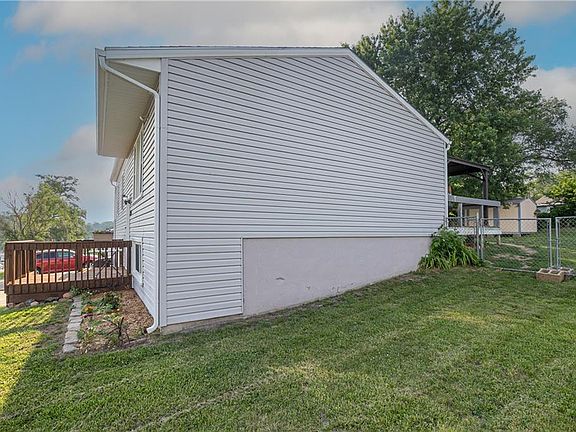 5th image of 8254 Tauromee Ave