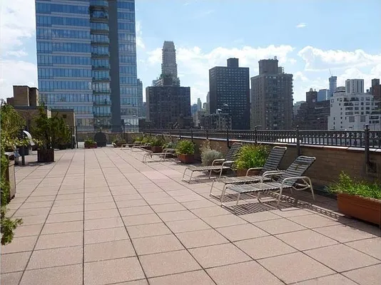 Rented by Realty Group International | media 15