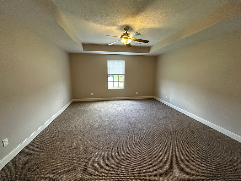 5022 Hawthorn Dr — Photo 9