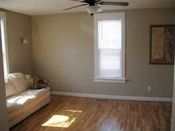 3rd image of 822 Laurel St