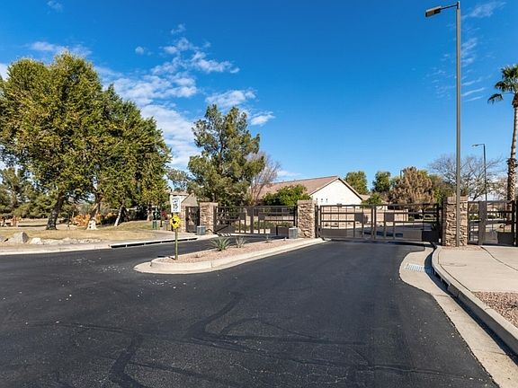 3rd image of 269 W Kingbird Dr
