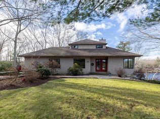 44 Clipper Point Rd, Mystic, CT 06355