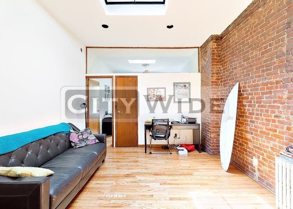 1st image of 320 E 93rd St #5E