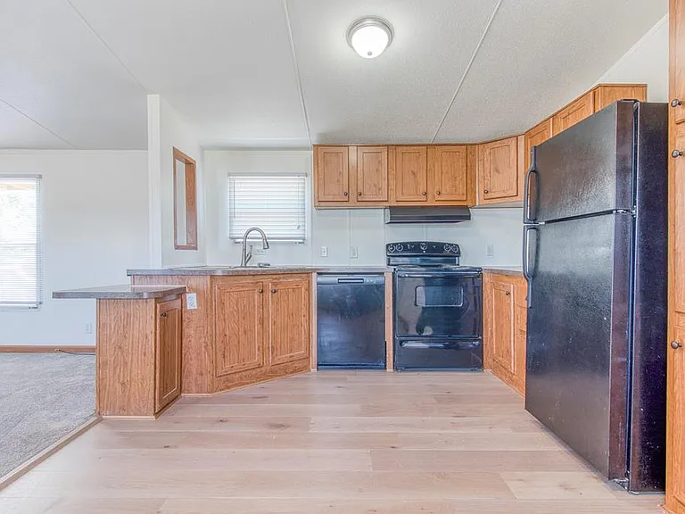 102 W Sagebrush St — Photo 3