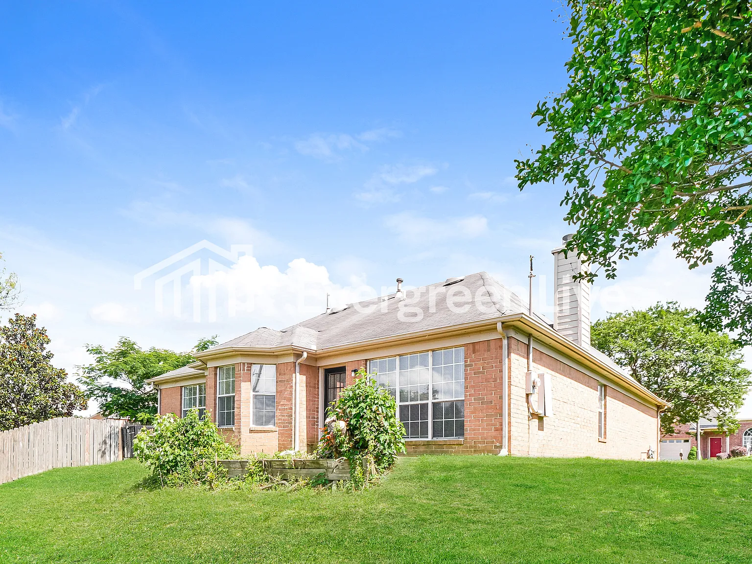 3 bed, 2.0 bath, 1500 sqft, $1,545 — Photo 4