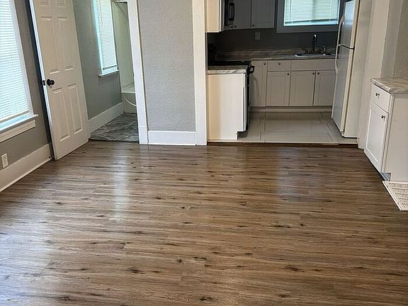 5th image of 1732 Wilson Ave