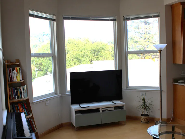 & 207A Manor Dr — Photo 5