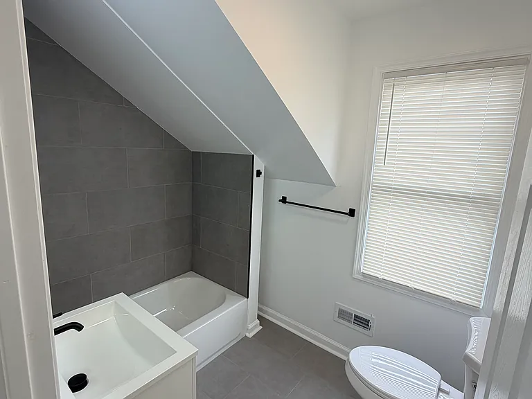 2702 Lancaster Ave — Photo 18