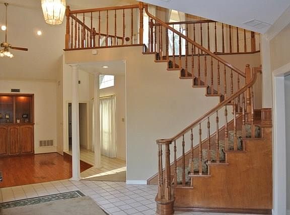 4th image of 26 Mimosa Ln
